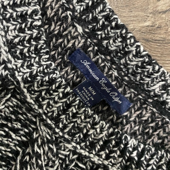 American Eagle Sweater - Picture 2 of 3